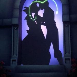 Meet your Posher, Elis